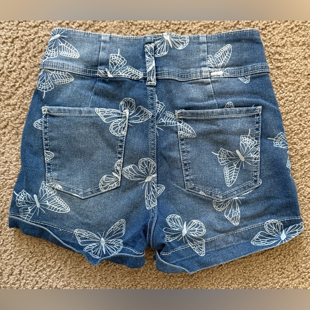 **SOLD**No Boundaries Blue Jean Shorts with Butterfly Print - Picture 5 of 6
